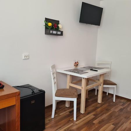 Luca'S Studio 3 ,Close To Therme Bucharest, Airport Otopeni Balotesti Eksteriør billede