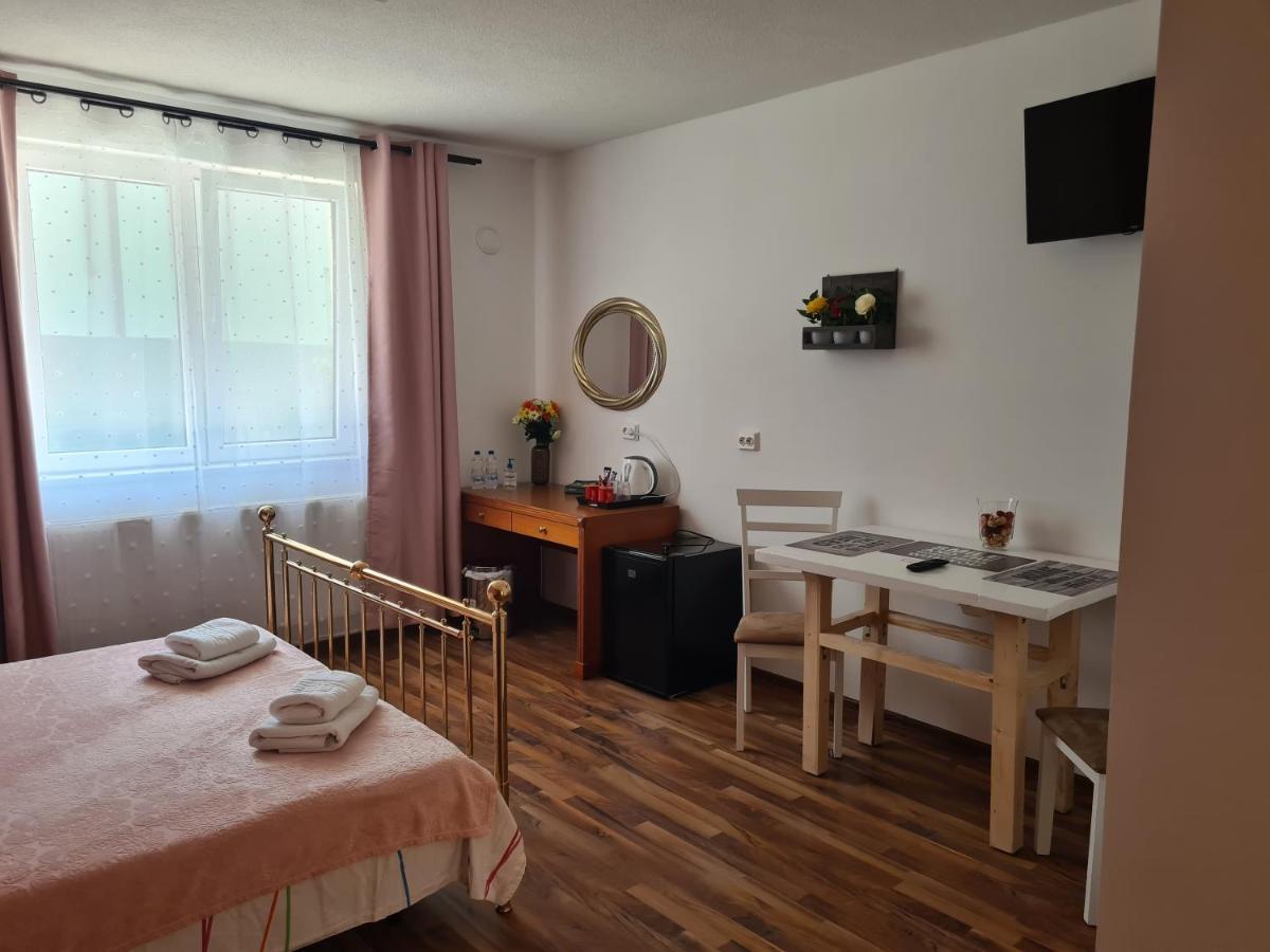 Luca'S Studio 3 ,Close To Therme Bucharest, Airport Otopeni Balotesti Eksteriør billede